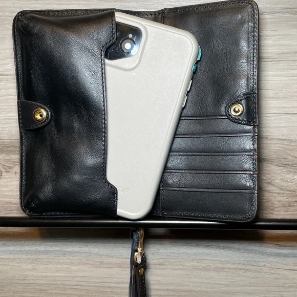 NWT- Dooney & Bourke Florentine Leather Phone Wristlet, Black - Picture 6 of 9